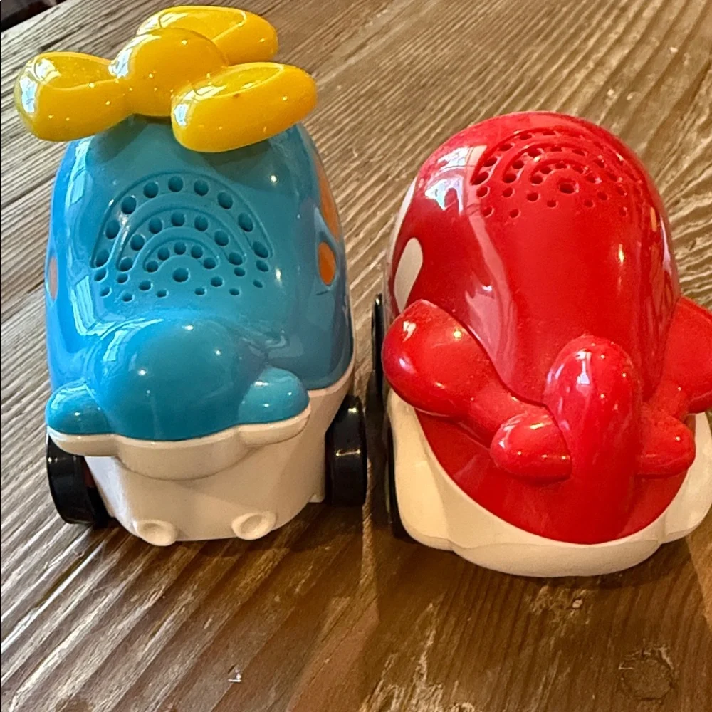 Vtech Colorful Airplane and Helicopter Toy Set lights up and sings